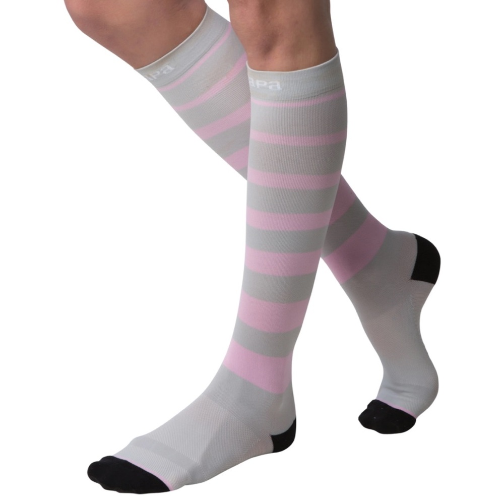 NWT CAPA COMPRESSION SOCKS Medium sz